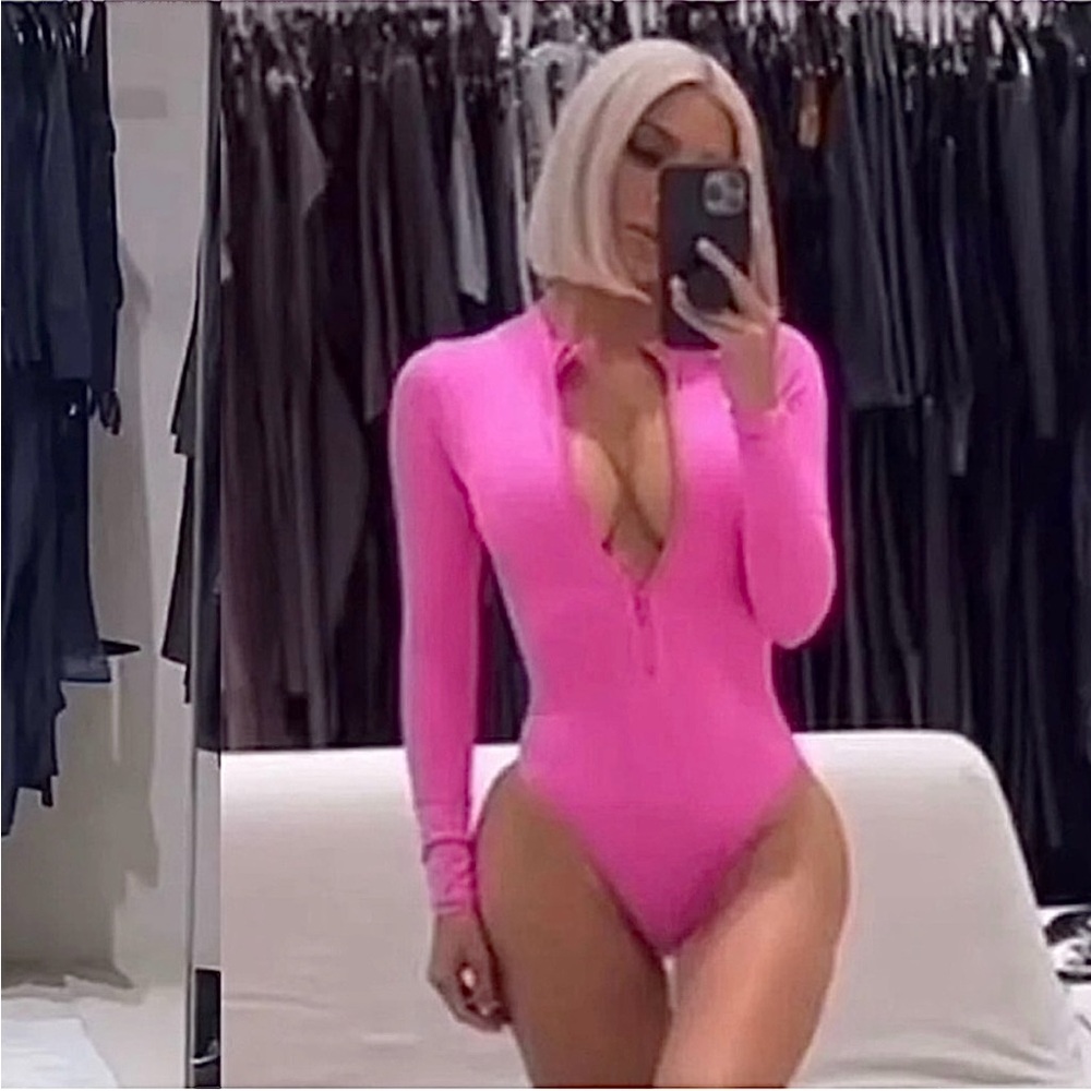 🔥NWT SKIMS Swim Zip-Front Long Sleeve One Piece TAFFY LIMITED EDITION